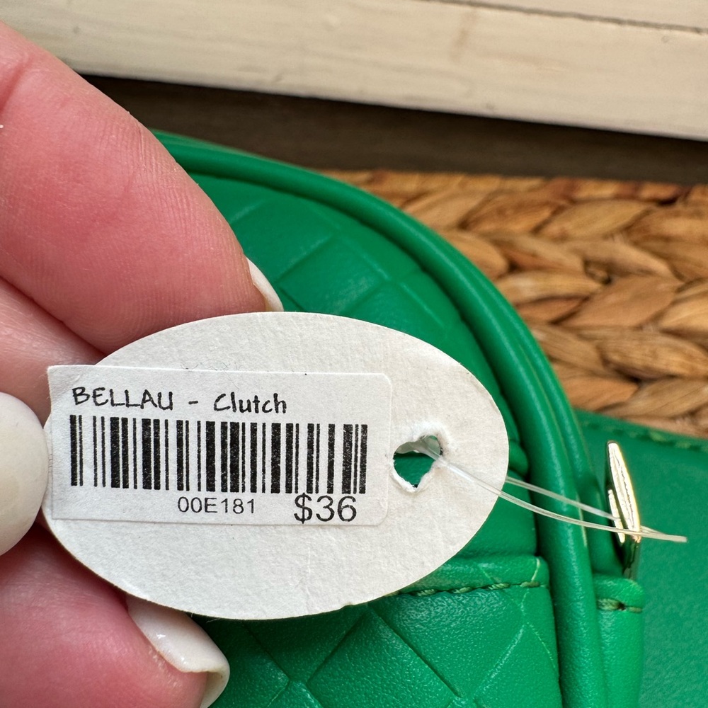 NWT Green Quilted Belt Bag with Gold Accents - Picture 4 of 4